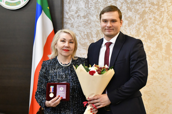 Людмила Шилик награждена медалью «Трудовая доблесть Хакасии» 